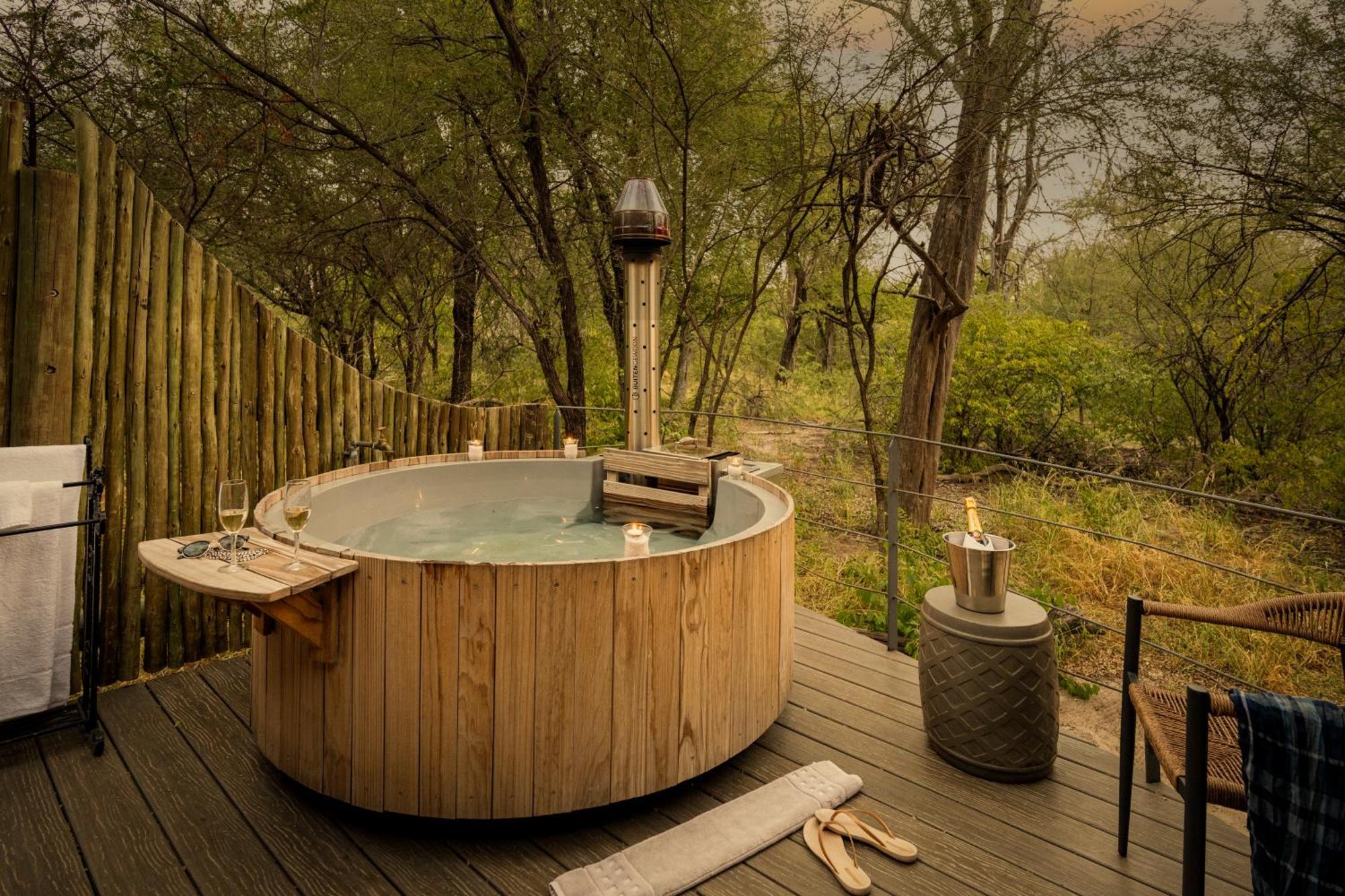 Onguma Forest Camp 纳穆托尼 外观 照片